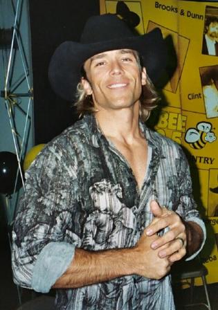 80390438705_0_alb.jpg